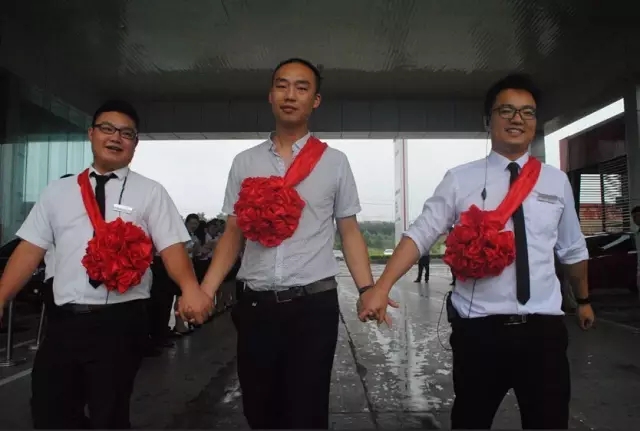 邵陽天嬌集團(tuán)一汽豐田華運(yùn)通4S店優(yōu)秀員工表障大會 邵陽天嬌集團(tuán)一汽豐田華運(yùn)通4S店優(yōu)秀員工表障大會