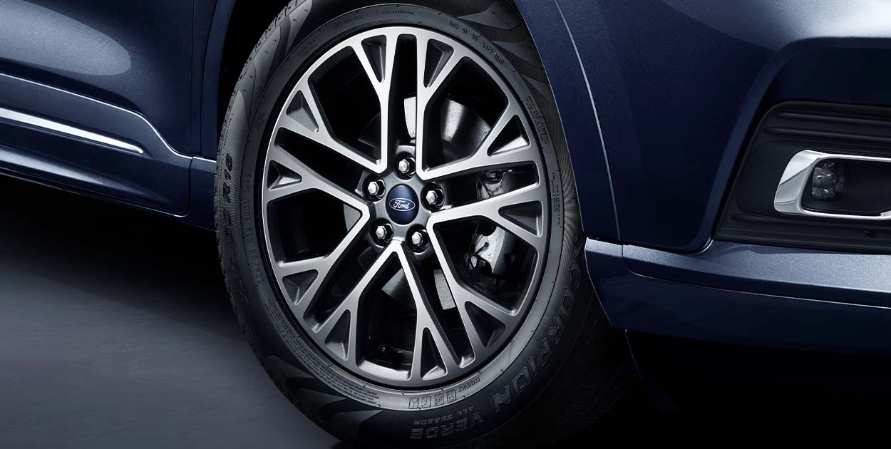 邵陽長安福特銳際ESCAPE - 四驅(qū)先鋒SUV，勁勢登場