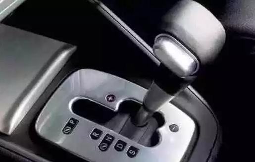 自動(dòng)檔車這樣開提前報(bào)廢，多少老司機(jī)中招