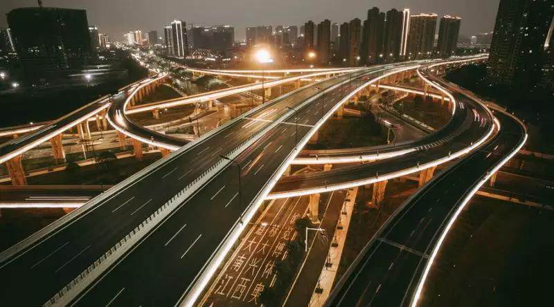 這些上道必知汽車燈語，你知道嗎？