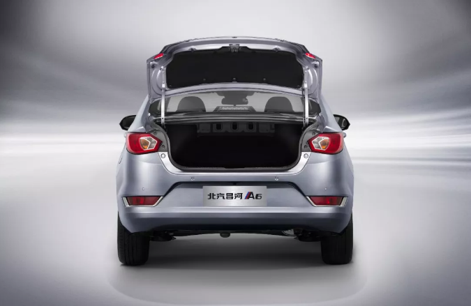 看一出好戲，猜神秘主演