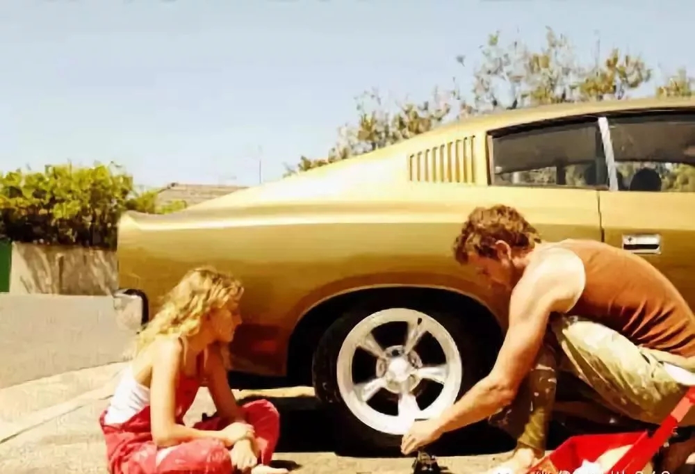 哪些錯誤的操作能增加爆胎的風(fēng)險呢？