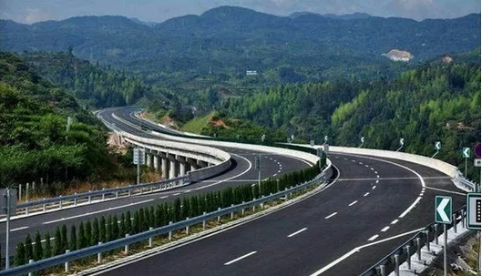 定速巡航可以解放右腳，但你真的會用嗎？