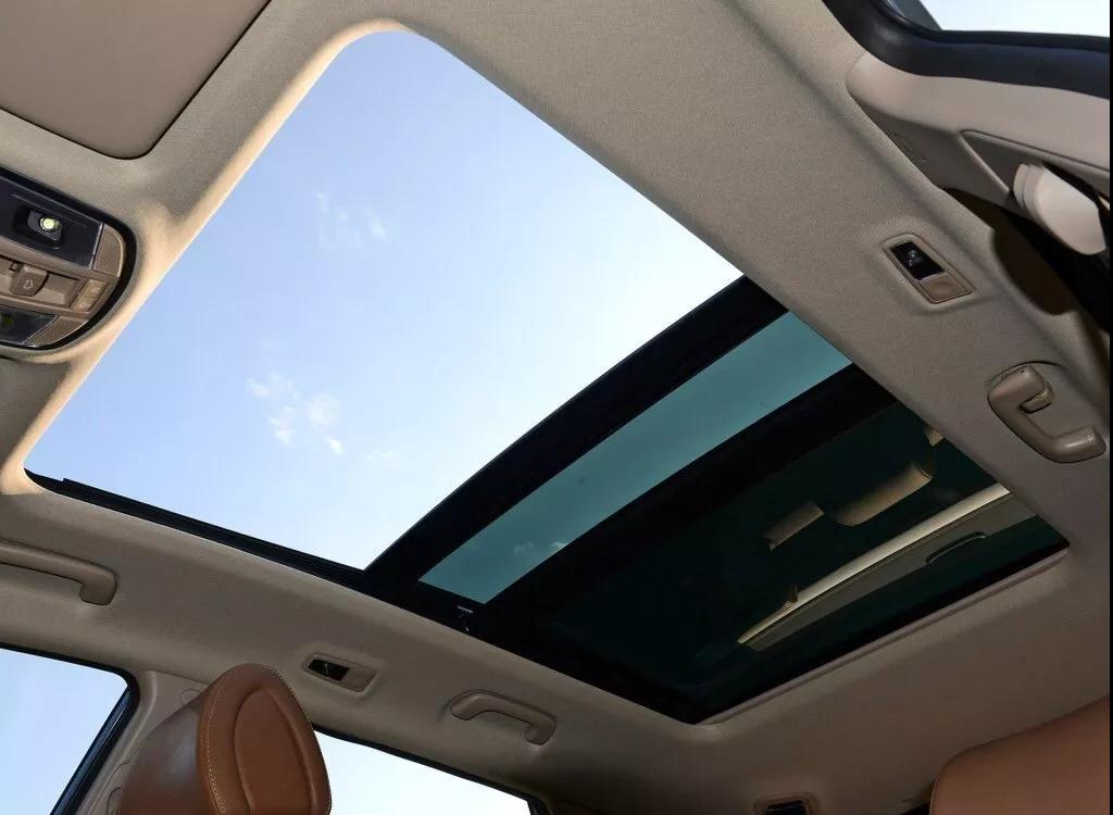 汽車內(nèi)頂棚臟了，如何清理？