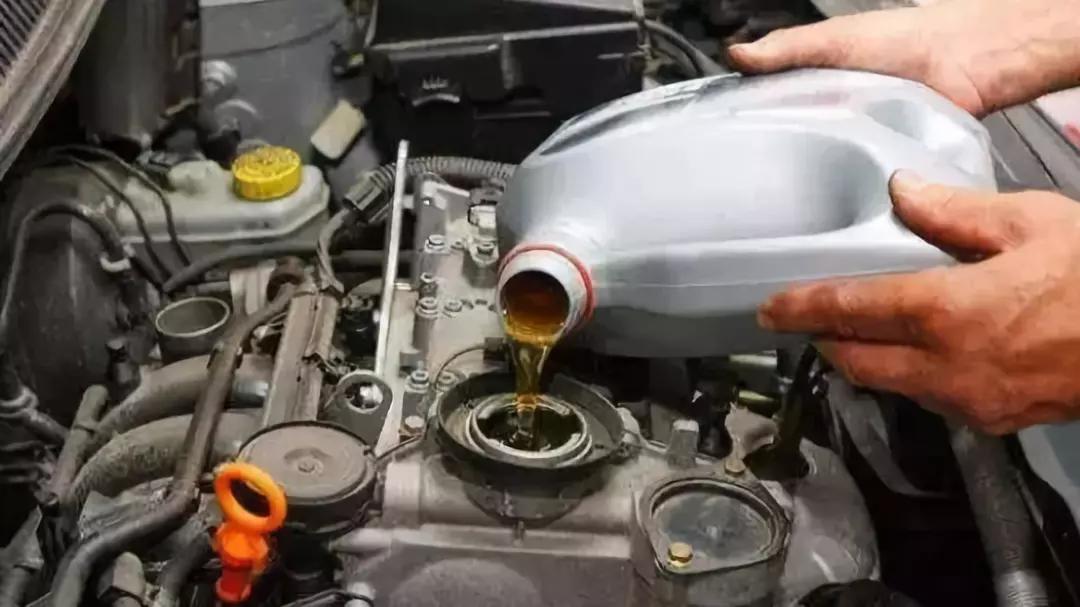 全合成機(jī)油和半合成哪個更好？