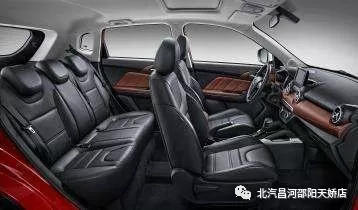 易燃易爆炸！夏天在車(chē)?yán)锓胚@些東西絕對(duì)是奪命炸彈！